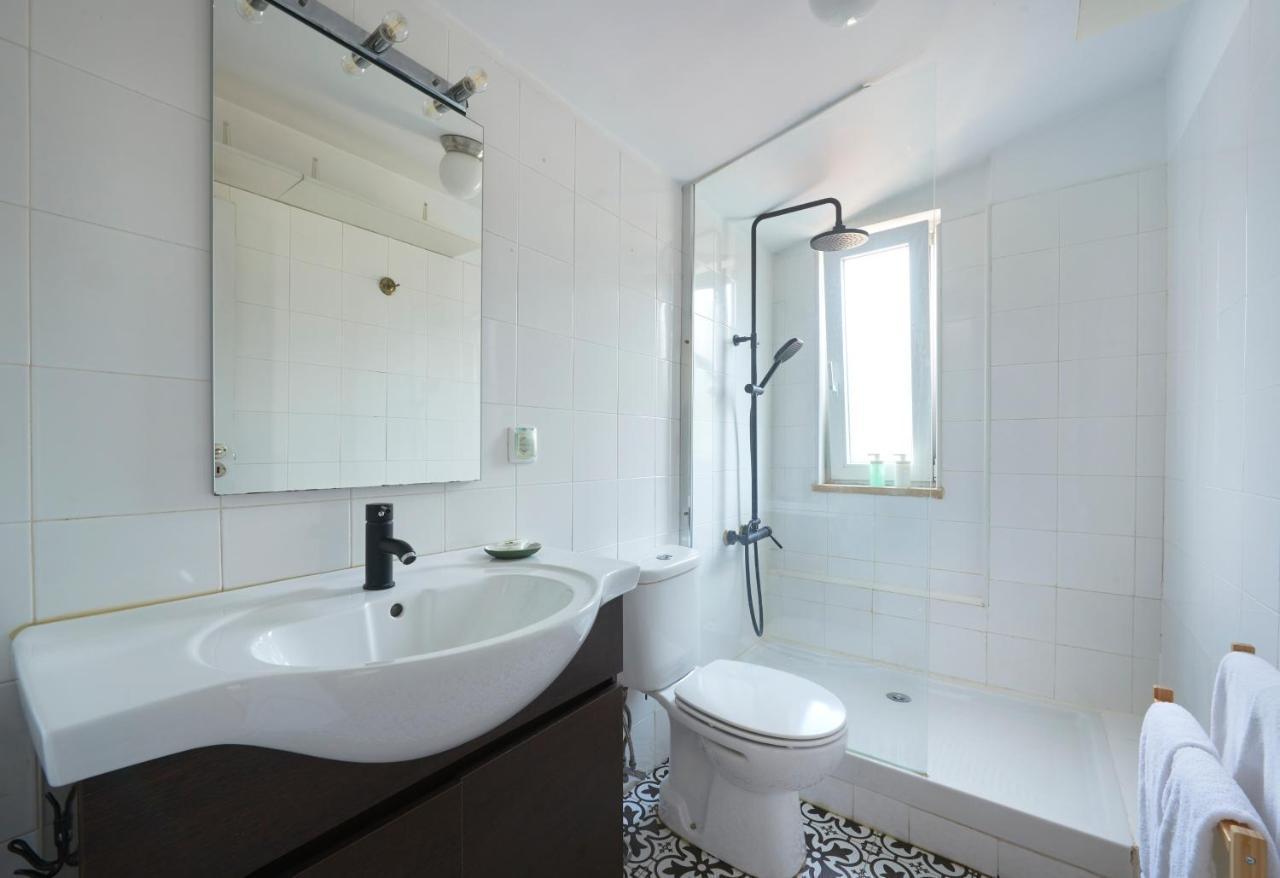 Bright Apt W Balcony, Ac, Parking, By Timecooler Lisboa Eksteriør billede